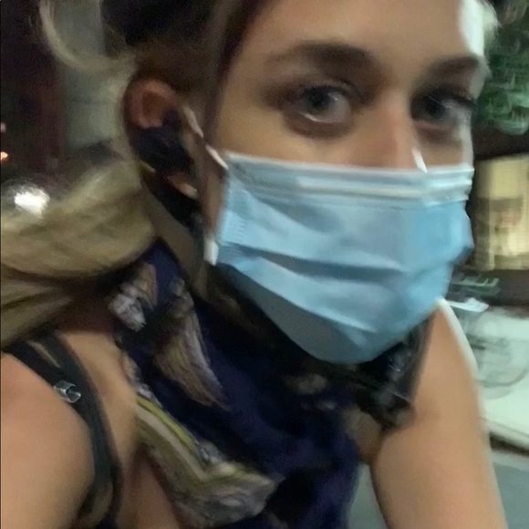 Meet your Posher, Alexandra - Picture 1 of 1